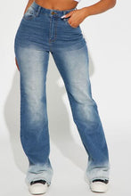 Load image into Gallery viewer, Pocketed Buttoned Straight Jeans
